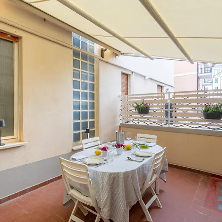 Centro - Grande Terrazzo Vivibile Apartment Alassio